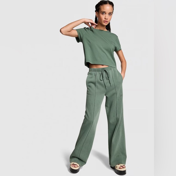 🆕VS PINK | Dreamer Cotton Crop Tee- Chasing The Sun Graphic in Forest Link Large - Picture 3 of 6